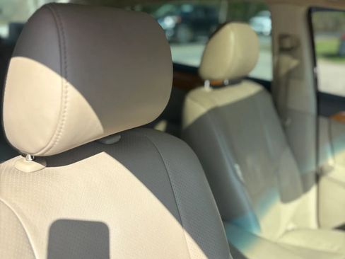 Used 2007 Toyota Avalon Limited image 27