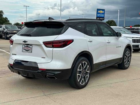 Used 2024 Chevrolet Blazer RS w/ Driver Confidence II Package FWD image 3