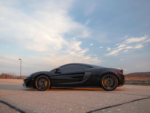 Used 2017 McLaren 570S image 12