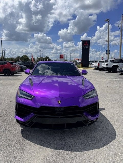 Used 2023 Lamborghini Urus Performante AWD/4WD image 3