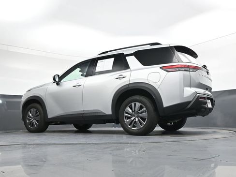 Used 2025 Nissan Pathfinder SV image 42