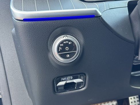 Used 2024 Mercedes-Benz CLE 450 4MATIC Cabriolet image 18