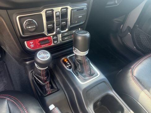 Used 2022 Jeep Gladiator Rubicon w/ LED Lighting Group AWD/4WD image 16