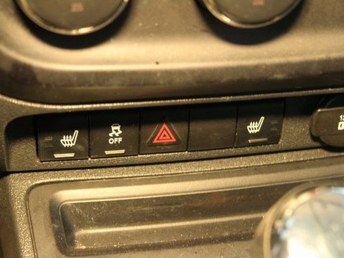 Used 2016 Jeep Patriot High Altitude image 23