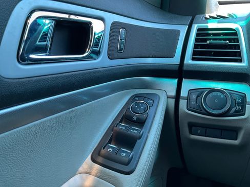 Used 2013 Ford Explorer XLT AWD/4WD image 19