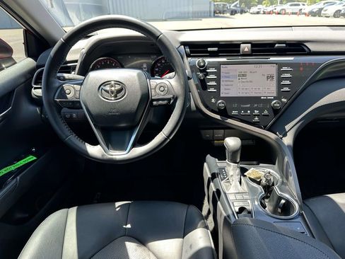 Used 2020 Toyota Camry XSE FWD image 10