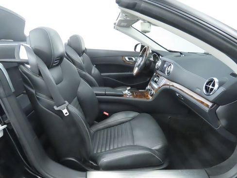 Used 2013 Mercedes-Benz SL 550 image 28