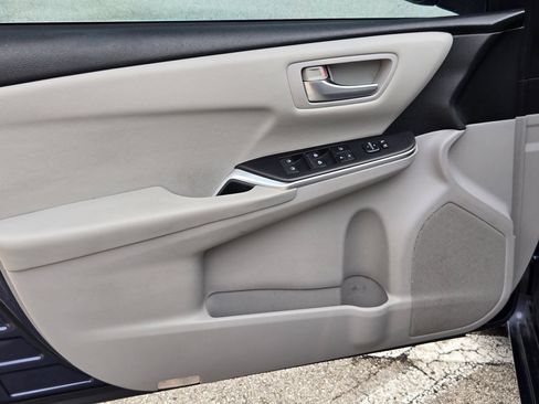 Used 2016 Toyota Camry LE FWD image 10