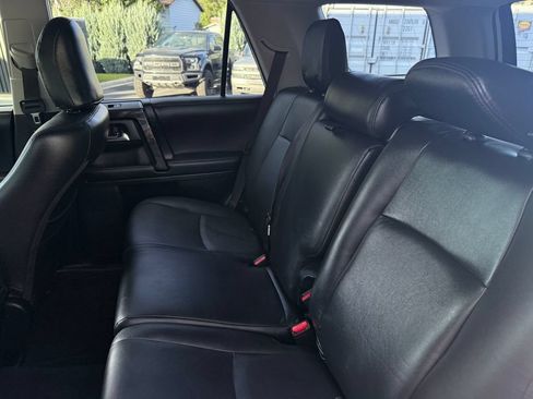 Used 2019 Toyota 4Runner TRD Off-Road AWD/4WD image 38