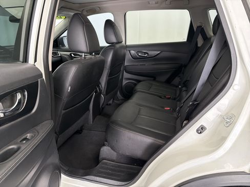 Used 2016 Nissan Rogue SL w/ SL Premium Package FWD image 12
