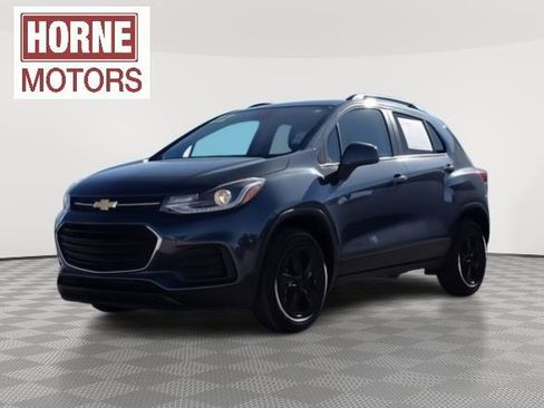 Used 2022 Chevrolet Trax LT w/ LT Convenience Package image 1