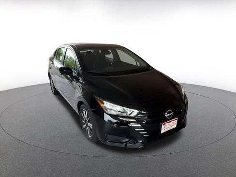 Used 2025 Nissan Versa SV FWD image 3