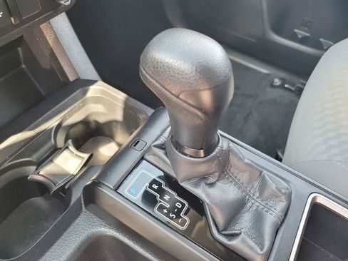 Used 2022 Toyota Tacoma SR AWD/4WD image 20