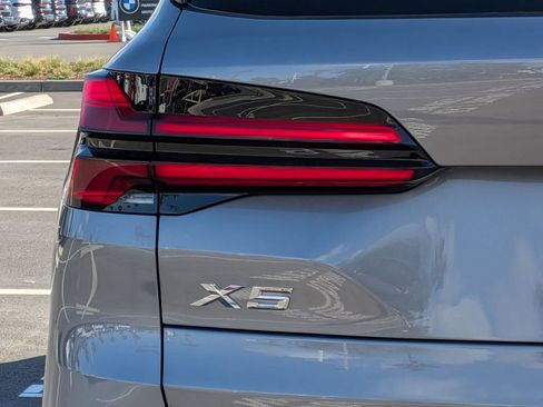 New 2026 BMW X5 sDrive40i image 25