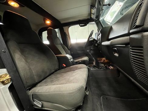 Used 2005 Jeep Wrangler Rubicon AWD/4WD image 12