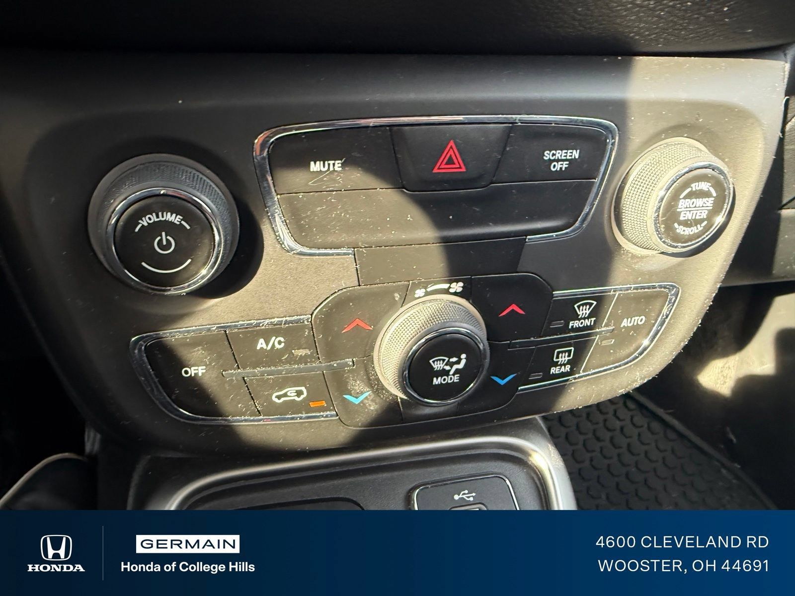 Used 2018 Jeep Compass Latitude w/ Popular Equipment Group AWD/4WD image 22