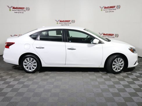Used 2017 Nissan Sentra SV image 3