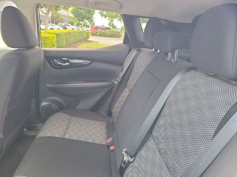 Certified 2022 Nissan Rogue Sport SV FWD image 16