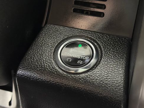 Used 2015 Ford F150 Lariat w/ Equipment Group 502A Luxury AWD/4WD image 24