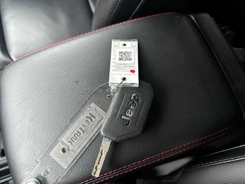 Used 2021 Jeep Wrangler Unlimited Rubicon image 34