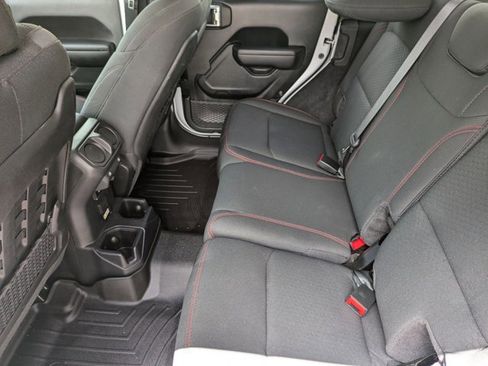 Used 2021 Jeep Wrangler Unlimited Rubicon image 17