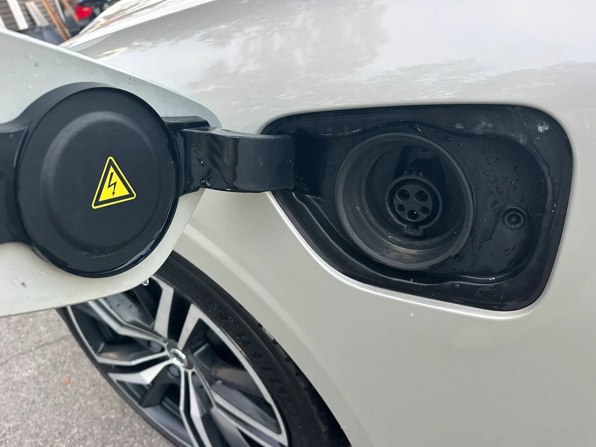 Used 2019 Volvo S60 T8 R-Design AWD/4WD image 38