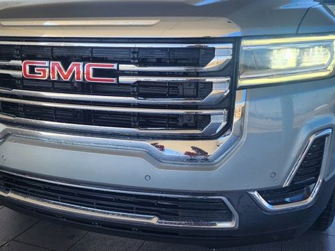 Used 2023 GMC Acadia SLE image 2