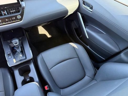 Used 2026 Toyota Corolla Cross XLE w/ Convenience Package image 28
