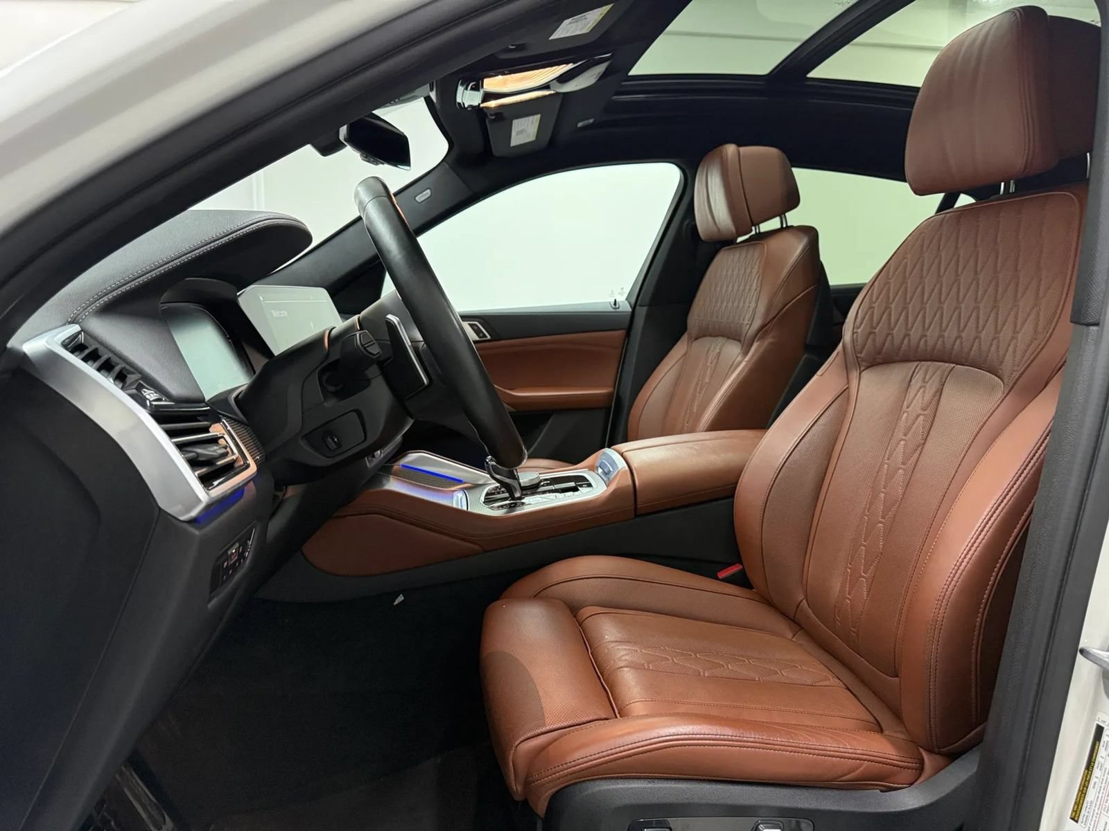Used 2023 BMW X6 xDrive40i w/ M Sport Package AWD/4WD image 13