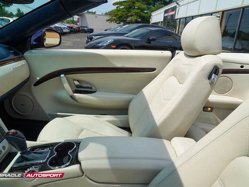 Used 2012 Maserati GranTurismo Sport image 21