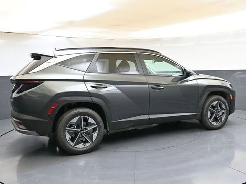 Certified 2025 Hyundai Tucson SEL AWD/4WD image 6