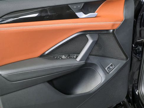 New 2026 Volkswagen Tiguan SEL R-Line image 6