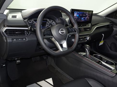 New 2025 Nissan Altima 2.5 SR w/ SR Premium Package image 19