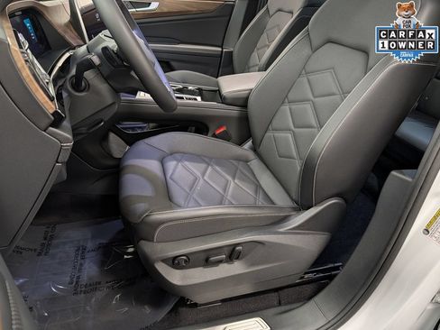 Used 2024 Volkswagen Atlas SE AWD/4WD image 11