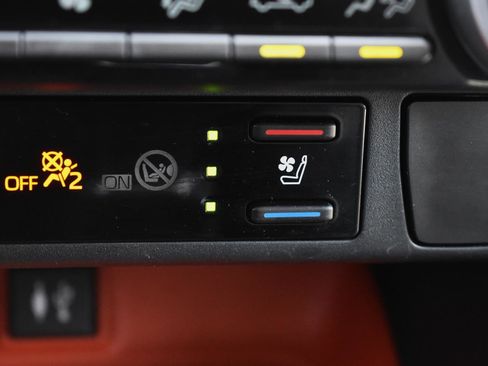 Used 2019 Toyota RAV4 Adventure AWD/4WD image 12