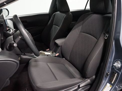 Used 2025 Toyota Corolla LE FWD image 6