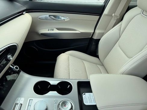 Used 2026 Genesis GV70 2.5T AWD/4WD image 9