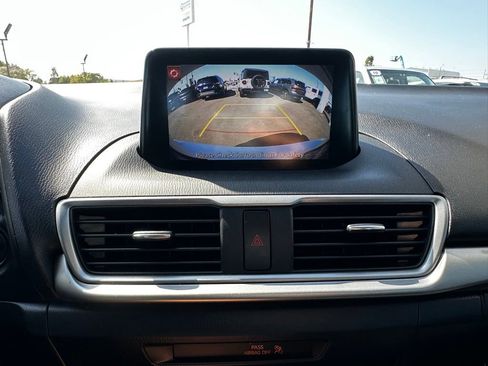 Used 2018 MAZDA MAZDA3 Sport FWD image 23