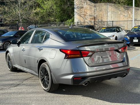 Used 2025 Nissan Altima 2.5 SV w/ SV Special Edition Package AWD/4WD image 4