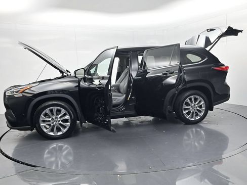 Used 2023 Toyota Highlander Limited AWD/4WD image 62