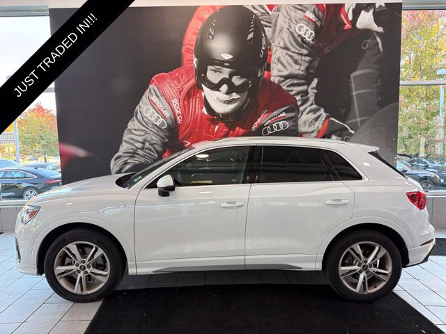 Used 2024 Audi Q3 2.0T Premium AWD/4WD image 2