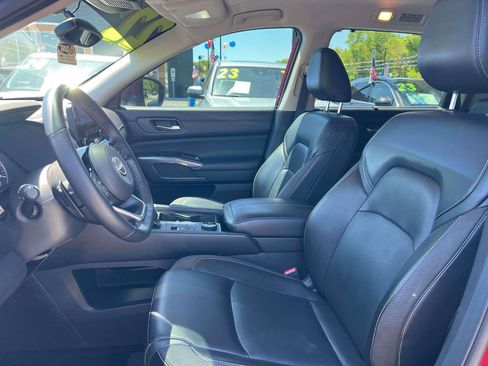 Used 2022 Nissan Pathfinder SL AWD/4WD image 23