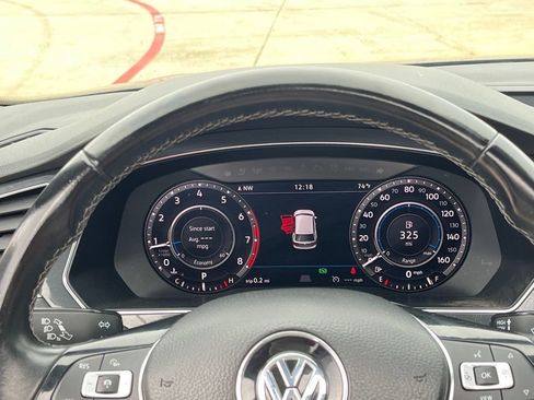 Used 2019 Volkswagen Tiguan SEL image 18