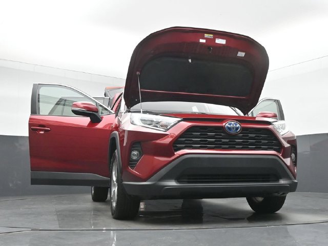Used 2021 Toyota RAV4 XLE Premium AWD/4WD image 49