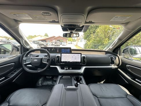 Used 2025 Ford Expedition Max Platinum AWD/4WD image 49