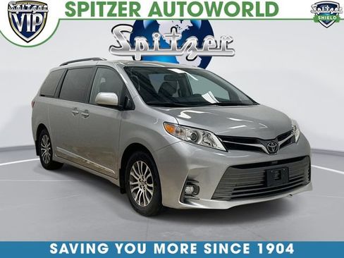 Used 2019 Toyota Sienna XLE w/ XLE Navigation Package FWD image 1