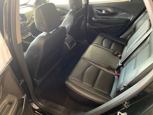 Used 2024 GMC Terrain SLT AWD/4WD image 16