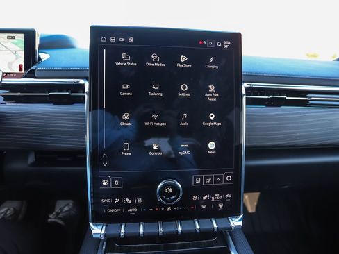 Used 2025 GMC Sierra EV Denali AWD/4WD image 16