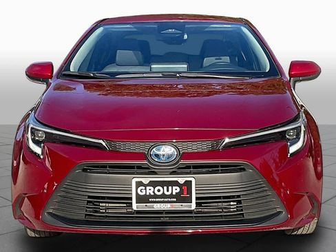 Used 2025 Toyota Corolla LE FWD image 4