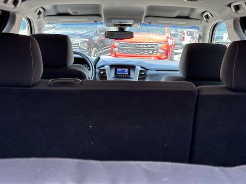Used 2015 Chevrolet Tahoe LS RWD image 9